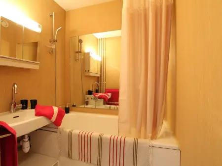 Studio coin montagne 4 pers avec balcon, piscine, à 50m du télécabine - La Salle les Alpes - Photo 8