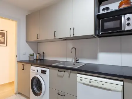 Appartement lumineux au cœur de Malaga avec 3 chambres, 2 salles de bain et balcons charmants - Photo 12