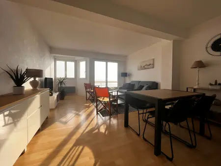 Studio spacieux face mer avec balcon et garage, proche plage et commerces aux Sables-d'Olonne - Photo 1