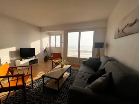 Studio spacieux face mer avec balcon et garage, proche plage et commerces aux Sables-d'Olonne - Photo 4