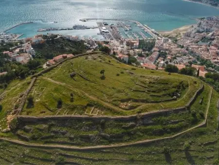 Studio rénové, bien équipé, climatisé avec parking privé, à 200m de la plage et promenade à Roses - Photo 23