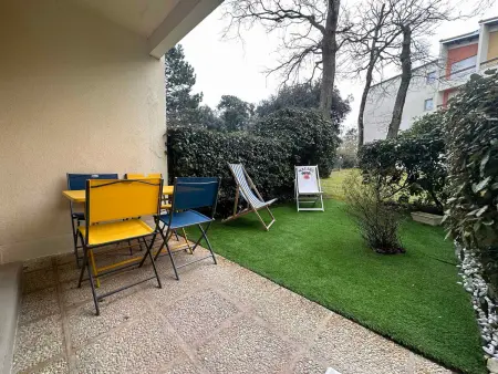 Studio au calme, plage et centre à pied, jardinet ensoleillé, parking privé - Photo 8