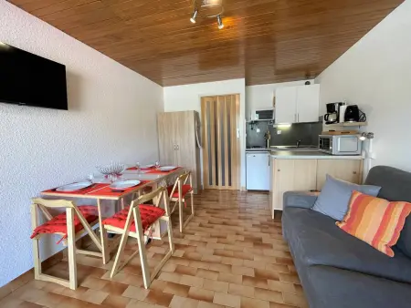 Studio 2 étoiles pour 4 pers. avec balcon à Briançon - Photo 2