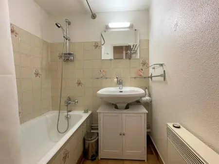 Studio 2 étoiles pour 4 pers. avec balcon à Briançon - Photo 7