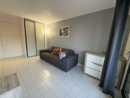 Studio cabine à 200m de Port Fréjus, plage, commerces, terrasse, 4 couchages, ménage inclus - Photo 3