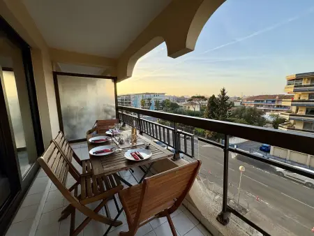 Studio cabine à 200m de Port Fréjus, plage, commerces, terrasse, 4 couchages, ménage inclus - Photo 12