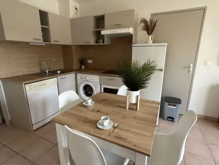Appartement climatisé, 2 pièces, piscine, terrasse, parking privé, proche port - Gruissan - Photo 4