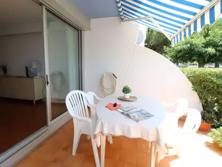 Appartement Rez-de-Jardin Bord de Mer, Terrasse 30m², 5 Pers, Port Camargue - Photo 1
