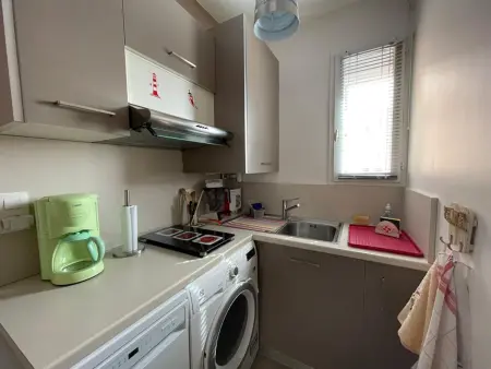 Charmant appartement à 50m de la plage avec terrasse, parking privé et balcon aménagé - Photo 3
