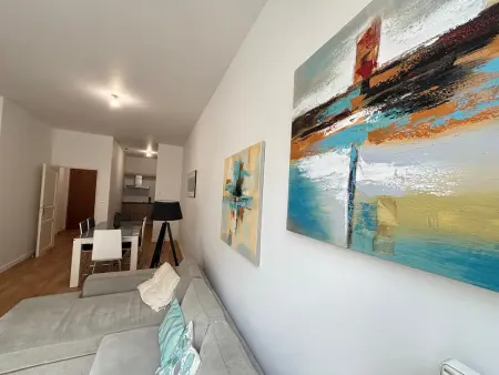Grand appartement T2 proche plage avec wifi, ascenseur et cuisine équipée - Photo 5