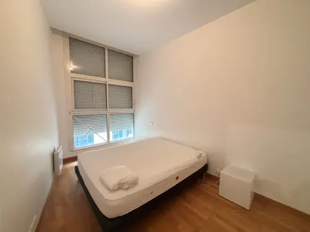 Grand appartement T2 proche plage avec wifi, ascenseur et cuisine équipée - Photo 9