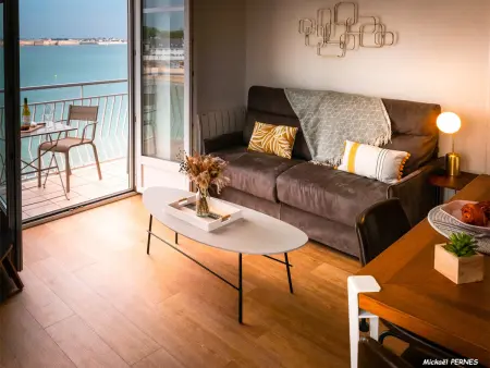 Appartement cosy 2 pièces face mer avec 3 balcons et WIFI inclus à Larmor-Plage - Photo 1