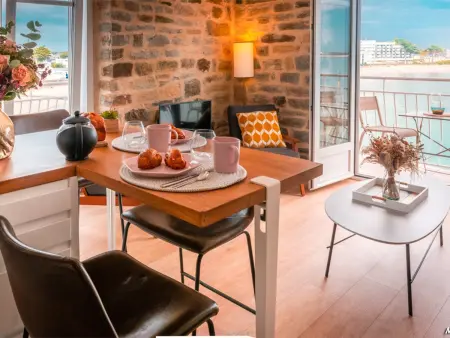 Appartement cosy 2 pièces face mer avec 3 balcons et WIFI inclus à Larmor-Plage - Photo 2