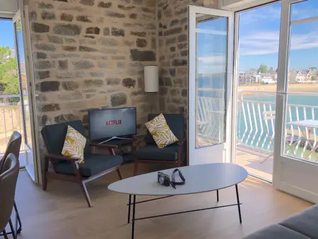 Appartement cosy 2 pièces face mer avec 3 balcons et WIFI inclus à Larmor-Plage - Photo 3
