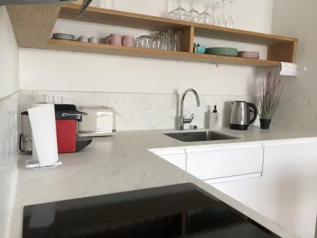 Appartement cosy 2 pièces face mer avec 3 balcons et WIFI inclus à Larmor-Plage - Photo 8
