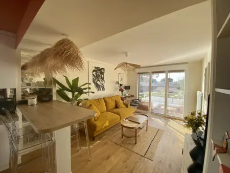 Charmant T2 moderne près du port de La Teste avec parking, balcon et Wi-Fi - Photo 2