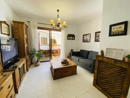 Appartement Familial Spacieux à 5 min de la Playa de las Vistas avec Piscine et Terrasses - Photo 2