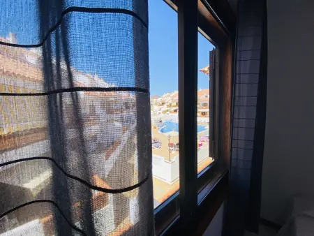 Appartement Familial Spacieux à 5 min de la Playa de las Vistas avec Piscine et Terrasses - Photo 18