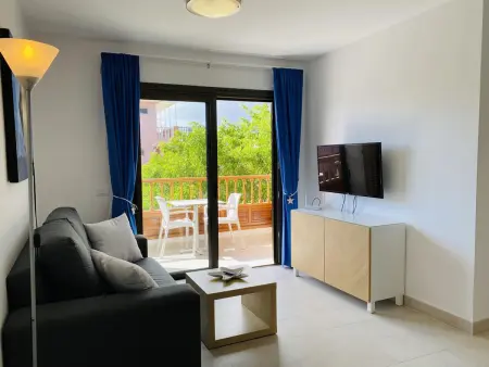 Appartement calme à 5min de Playa de las Vistas avec piscine et WiFi - Photo 3