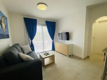 Appartement calme à 5min de Playa de las Vistas avec piscine et WiFi - Photo 6