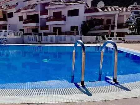 Appartement calme à 5min de Playa de las Vistas avec piscine et WiFi - Photo 24
