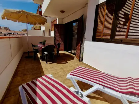Appartement rénové avec piscine à 10 min de Playa de las Vistas, Los Cristianos - Photo 1