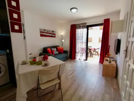 Appartement rénové avec piscine à 10 min de Playa de las Vistas, Los Cristianos - Photo 4