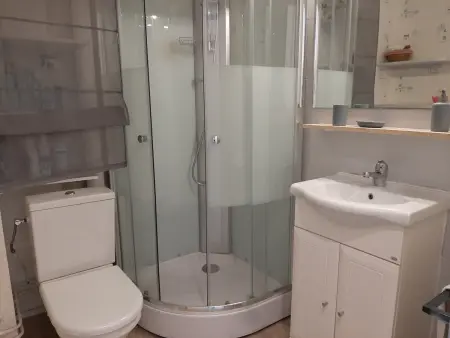 Studio cosy proche océan et commerces, parfait pour des vacances à deux! - Photo 7