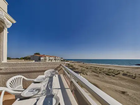 Grau d'Agde : Studio cabine avec terrasse, parking privé, vue mer - Photo 3