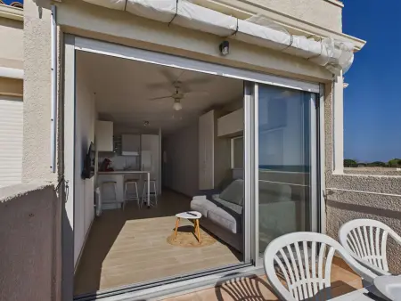 Grau d'Agde : Studio cabine avec terrasse, parking privé, vue mer - Photo 4