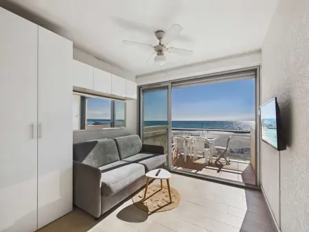 Grau d'Agde : Studio cabine avec terrasse, parking privé, vue mer - Photo 7