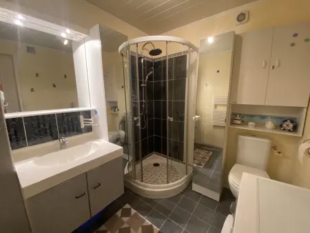Appartement 4 pers. à Fouras, proche plage avec cour ensoleillée et stationnement - Photo 7