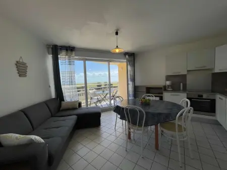 Appartement 3 pièces avec balcon, piscine et parking à proximité de la mer - 6 couchages - Photo 2