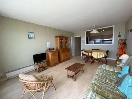Appartement familial à 50m de la plage avec parking privé, balcon et lave-linge - Photo 4