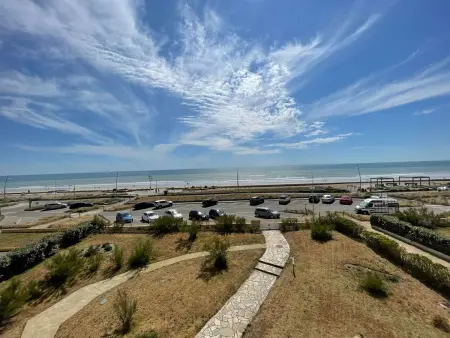 Appartement familial à 50m de la plage avec parking privé, balcon et lave-linge - Photo 9