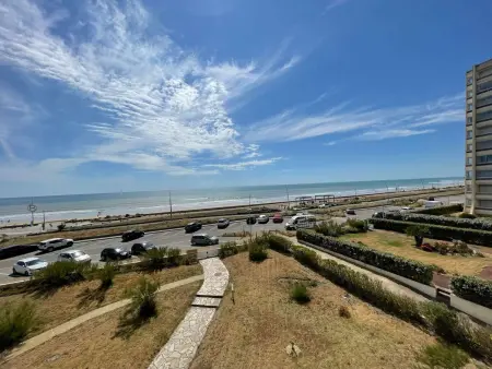 Appartement familial à 50m de la plage avec parking privé, balcon et lave-linge - Photo 11