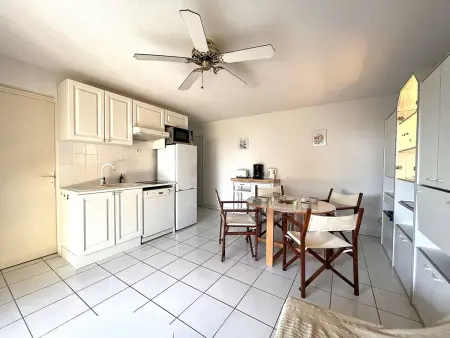 Studio/Cabine à 80m de la plage avec Terrasse, Jardinet et Garage - Cavalaire - Photo 3