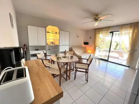 Studio/Cabine à 80m de la plage avec Terrasse, Jardinet et Garage - Cavalaire - Photo 4
