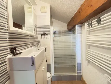 Appartement de charme au pied des pistes avec piscine - Photo 7