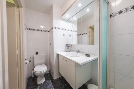 Mathilde 0402, Appartement soigné avec vue sur la mer - Photo 9