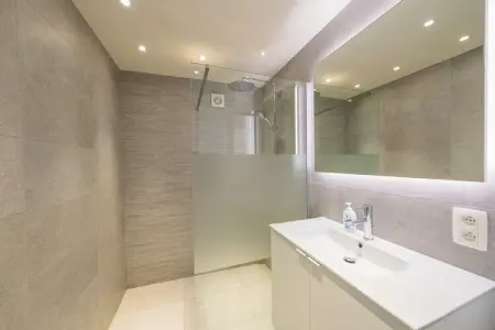 Trianon 0609, Appartement lumineux avec vue frontale sur la mer - Photo 10