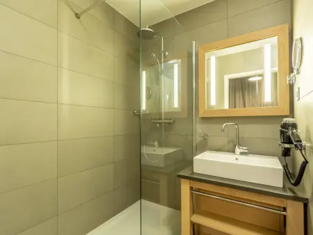 Duplex 4 chambres avec piscine, spa et parking aux Arcs 1800 - Photo 14