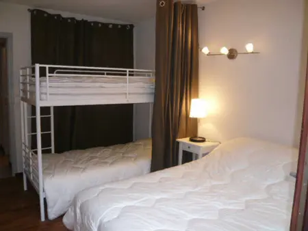 Appartement rénové au pied des pistes avec balcons - Photo 2