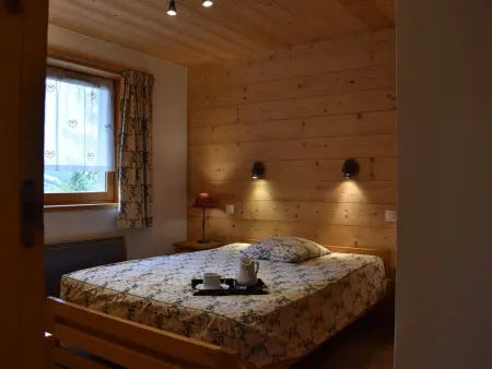 Appartement chaleureux 4 pièces, accès direct aux pistes, proche commerces et services, parking couvert - Photo 5
