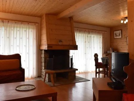 Appartement chaleureux 4 pièces, accès direct aux pistes, proche commerces et services, parking couvert - Photo 7