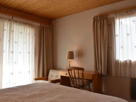 Appartement chaleureux 4 pièces, accès direct aux pistes, proche commerces et services, parking couvert - Photo 16