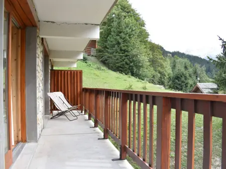 Appartement chaleureux 4 pièces, accès direct aux pistes, proche commerces et services, parking couvert - Photo 21