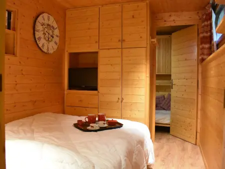 Appartement cosy avec cheminée, terrasse et parking, proche pistes et commerces - Méribel - Photo 4