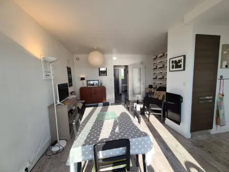 Appartement moderne 3 pièces, 6 couchages, parking, proche plage - Photo 3