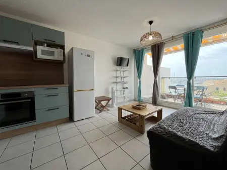 Appartement rénové 2 chambres avec piscine et parking, à 6 couchages près de la plage - Photo 2